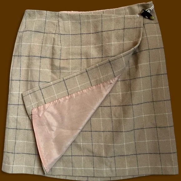 VINTAGE TALBOTS Wool Blend Preppy Chic Plaid Tan Min(d)I Wrap Skirt. NWOT. - Picture 8 of 8